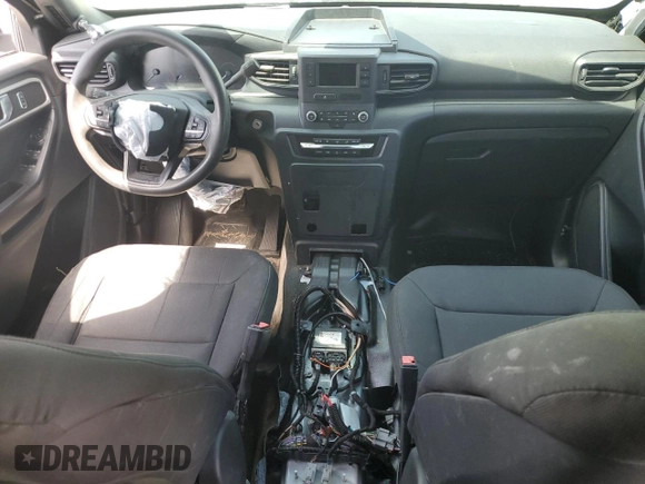 2020 Ford Police Interceptor Utility z VIN 1FM5K8AW7LGA55408, wystawiony jako Copart lot #51137325 z przebiegiem 47 670 mil mil oraz Nie do naprawy • Non repairable. Historia ofert i sprzedaży dostępna na DreamBid. Obrazek 8.