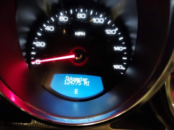 2011 Cadillac CTS Performance z VIN 1G6DL1ED3B0100075, wystawiony jako IAAI lot #41392627 z przebiegiem 124 775 mil mil oraz . Historia ofert i sprzedaży dostępna na DreamBid. Obrazek 15.