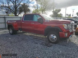 2022 GMC Sierra 3500HD Denali with VIN 1GT49WEY2NF137602, listed as a Copart auction lot 46927635 with 20,038 mi miles and Salvage Title. Bid and sale history available at carsss.com. Image 4.