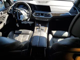 2020 BMW X5 z VIN 5UXJU2C04LLN68043, wystawiony jako Copart lot #49977365 z przebiegiem Nie podano mil oraz Szkoda całkowita • Salvage title. Historia ofert i sprzedaży dostępna na DreamBid. Obrazek 8.