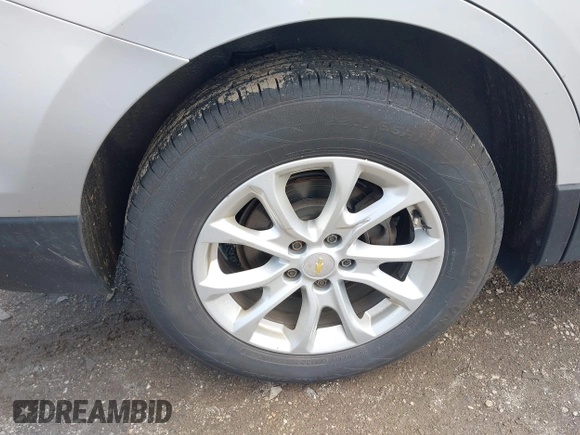 2018 Chevrolet Equinox LT with VIN 2GNAXSEV7J6278734, listed as a IAAI auction lot 42188943 with 321,936 mi miles. Bid and sale history available at carsss.com. Image 19.