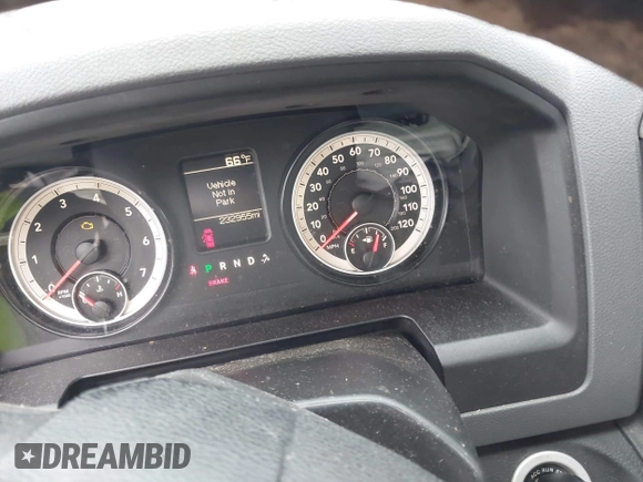 2015 Ram 1500 Express z VIN 1C6RR6KT1FS542543, wystawiony jako IAAI lot #42088483 z przebiegiem 232 955 mil mil oraz . Historia ofert i sprzedaży dostępna na DreamBid. Obrazek 7.