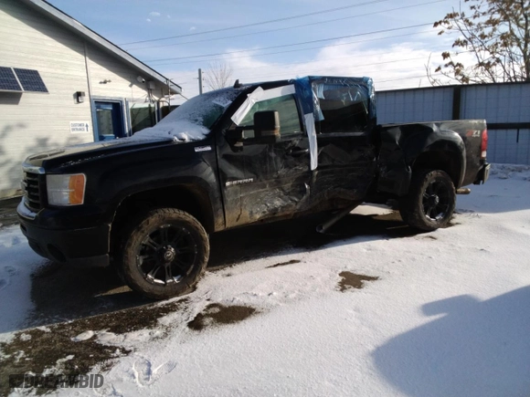 2013 GMC Sierra 1500 SLT with VIN 3GTP2WE76DG301097, listed as a Copart auction lot 42547415 with 240,595 mi miles and Salvage Title. Bid and sale history available at carsss.com. Image 1.