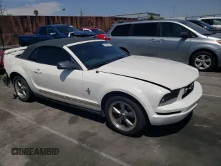 2006 Ford Mustang Standard z VIN 1ZVHT84N665237941, wystawiony jako Copart lot #55253585 z przebiegiem 171 923 mil mil oraz Szkoda całkowita • Salvage title. Historia ofert i sprzedaży dostępna na DreamBid. Obrazek 4.