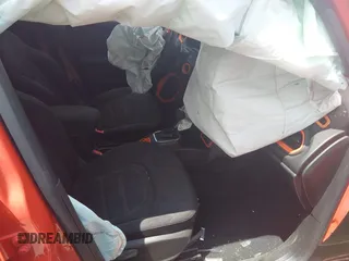 2020 Jeep Renegade Altitude z VIN ZACNJABB6LPL11581, wystawiony jako IAAI lot #42225447 z przebiegiem Nie podano mil oraz . Historia ofert i sprzedaży dostępna na DreamBid. Obrazek 5.