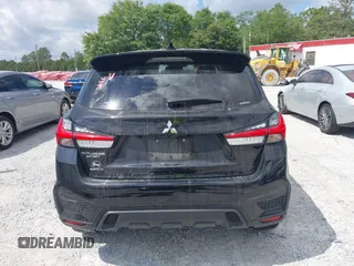 2023 Mitsubishi Outlander ES z VIN JA4ARUAU2PU014515, wystawiony jako IAAI lot #42147345 z przebiegiem 43 489 mil mil oraz . Historia ofert i sprzedaży dostępna na DreamBid. Obrazek 17.