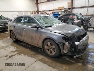 2012 Volkswagen Jetta Comfortline with VIN 3VWDL7AJ7CM414187, listed as a Copart auction lot 85592824 with 269,184 mi miles and Salvage title. Bid and sale history available at DreamBid. Image 4.