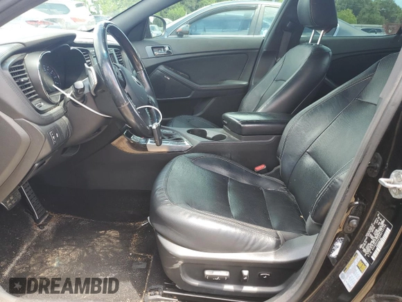 2013 Kia Optima SX z VIN 5XXGR4A65DG215196, wystawiony jako Copart lot #60927695 z przebiegiem 73 164 mil mil oraz Czysty tytuł • Clean title. Historia ofert i sprzedaży dostępna na DreamBid. Obrazek 9.