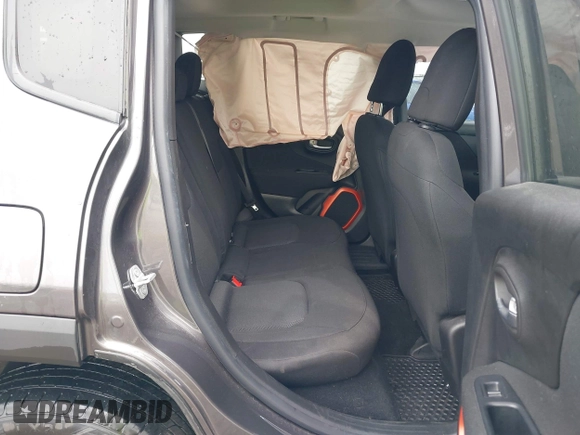 2018 Jeep Renegade Sport z VIN ZACCJBABXJPH38065, wystawiony jako IAAI lot #42092988 z przebiegiem 76 203 mil mil oraz . Historia ofert i sprzedaży dostępna na DreamBid. Obrazek 8.
