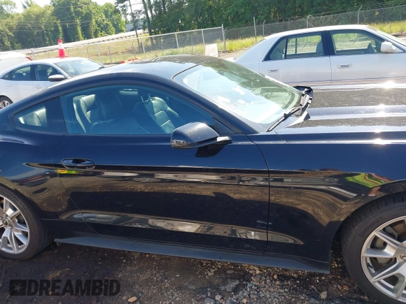 2015 Ford Mustang EcoBoost z VIN 1FA6P8TH3F5353923, wystawiony jako IAAI lot #42182603 z przebiegiem 86 599 mil mil oraz . Historia ofert i sprzedaży dostępna na DreamBid. Obrazek 13.