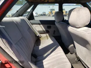 1990 Geo Prizm z VIN 1Y1SK5164LZ075024, wystawiony jako Copart lot #70294584 z przebiegiem 197 610 mil mil oraz Tytuł czysty. Historia ofert i sprzedaży dostępna na DreamBid. Obrazek 10.