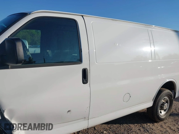 2012 Chevrolet Express Cargo Van with VIN 1GCWGFFA1C1147791, listed as a IAAI auction lot 41993608 with 206,853 mi miles. Bid and sale history available at carsss.com. Image 14.