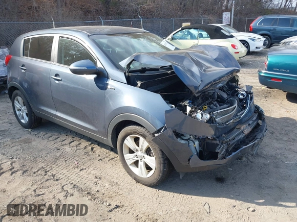 2013 Kia Sportage LX z VIN KNDPBCA2XD7428262, wystawiony jako IAAI lot #41793737 z przebiegiem 82 853 mil mil oraz . Historia ofert i sprzedaży dostępna na DreamBid. Obrazek 1.