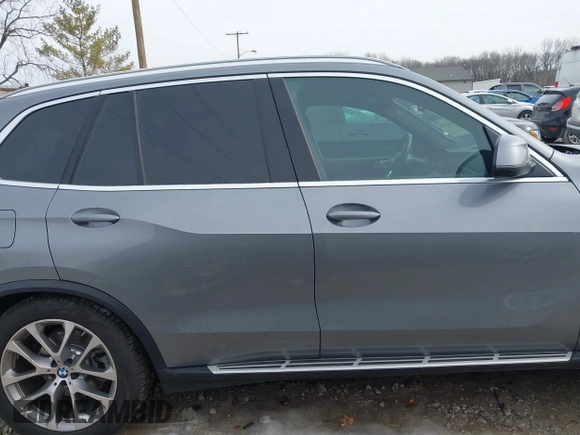 2025 BMW X5 xDrive40i with VIN 5UX23EU02S9X44610, listed as a IAAI auction lot 41469794 with 1,964 mi miles. Bid and sale history available at carsss.com. Image 14.