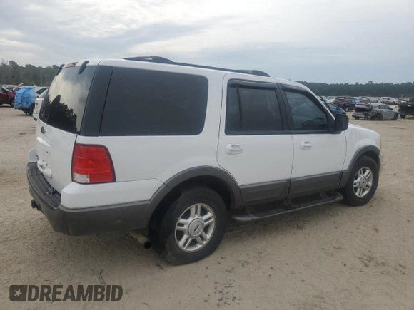 2004 Ford Expedition XLT with VIN 1FMPU16W84LA94570, listed as a Copart auction lot 70442774 with 254,932 mi miles and Salvage Title. Bid and sale history available at carsss.com. Image 3.