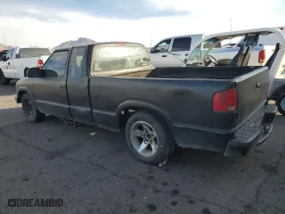 2003 Chevrolet S-10 LS with VIN 1GCCS19X538145019, listed as a Copart auction lot 49492075 with 286,260 mi miles and Clean Title. Bid and sale history available at carsss.com. Image 2.