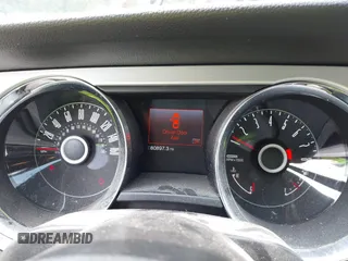 2014 Ford Mustang V6 с VIN 1ZVBP8AM5E5288545, выставлен на аукционе IAAI как лот 42494613 с пробегом 80 897 миль миль и . История ставок и продаж доступна на DreamBid. Изображение 7.