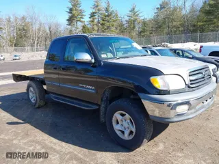 2000 Toyota Tundra SR5 with VIN 5TBBT4412YS020908, listed as a IAAI auction lot 41787247 with 190,156 mi miles. Bid and sale history available at carsss.com. Image 1.