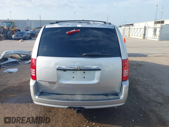 2008 Chrysler Town & Country Touring with VIN 2A8HR54PX8R822991, listed as a IAAI auction lot 42028717 with 152,898 mi miles. Bid and sale history available at carsss.com. Image 17.