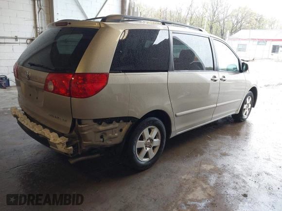 2007 Toyota Sienna CE with VIN 5TDZK23C27S048500, listed as a IAAI auction lot 42021597 with 169,307 mi miles. Bid and sale history available at carsss.com. Image 4.