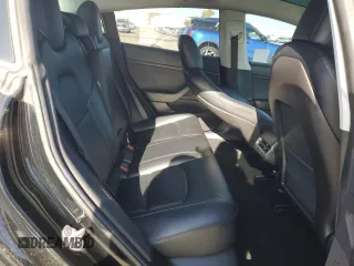 2019 Tesla Model 3 Mid Range z VIN 5YJ3E1EA8KF424584, wystawiony jako Copart lot #51331635 z przebiegiem 87 355 mil mil oraz Szkody całkowita. Historia ofert i sprzedaży dostępna na DreamBid. Obrazek 11.