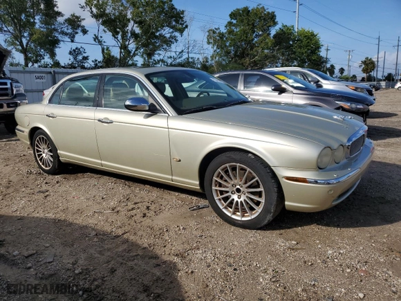2007 Jaguar XJ with VIN SAJWA79B27SH17894, listed as a Copart auction lot 73415074 with 102,672 mi miles and Clean Title. Bid and sale history available at carsss.com. Image 4.