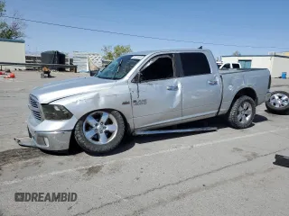 2017 Ram 1500 Lone Star z VIN 1C6RR6LT6HS550672, wystawiony jako Copart lot #53209635 z przebiegiem 157 012 mil mil oraz Szkoda całkowita • Salvage title. Historia ofert i sprzedaży dostępna na DreamBid. Obrazek 1.