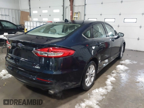 2020 Ford Fusion SE with VIN 3FA6P0HD0LR111817, listed as a IAAI auction lot 41542207 with 59,718 mi miles. Bid and sale history available at carsss.com. Image 4.