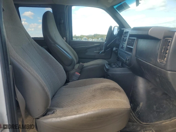 2014 Chevrolet Express Passenger 1LT with VIN 1GAZG1FA9E1179612, listed as a Copart auction lot 76159884 with 319,501 mi miles and Clean Title. Bid and sale history available at carsss.com. Image 7.