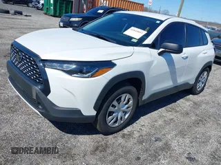 2023 Toyota Corolla Cross L z VIN 7MUAAAAG9PV071147, wystawiony jako IAAI lot #41849893 z przebiegiem 13 545 mil mil oraz . Historia ofert i sprzedaży dostępna na DreamBid. Obrazek 17.