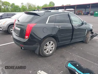 2010 Cadillac SRX Luxury Collection z VIN 3GYFNDEY1AS642703, wystawiony jako IAAI lot #42078160 z przebiegiem 172 168 mil mil oraz . Historia ofert i sprzedaży dostępna na DreamBid. Obrazek 4.