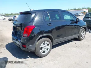 2019 Chevrolet Trax LS with VIN 3GNCJKSBXKL164776, listed as a IAAI auction lot 42064236 with 117,111 mi miles. Bid and sale history available at carsss.com. Image 4.