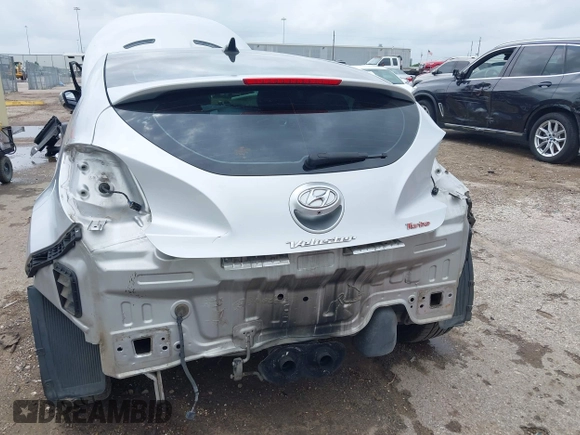 2013 Hyundai Veloster Turbo z VIN KMHTC6AE2DU122273, wystawiony jako IAAI lot #42174272 z przebiegiem 157 152 mil mil oraz . Historia ofert i sprzedaży dostępna na DreamBid. Obrazek 6.
