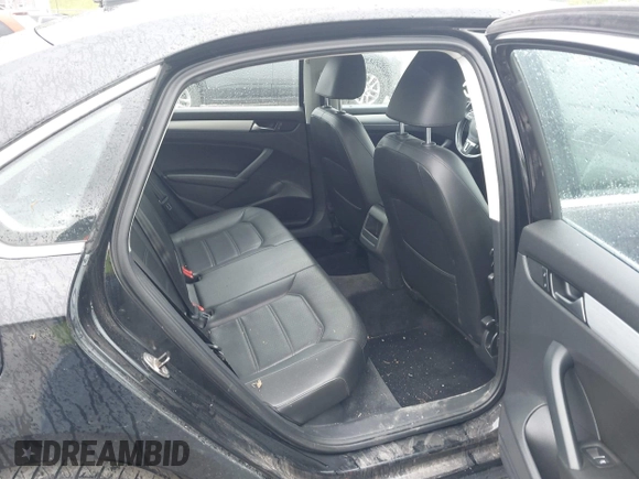 2012 Volkswagen Passat SE z VIN 1VWBP7A30CC101769, wystawiony jako IAAI lot #42281010 z przebiegiem 161 003 mil mil oraz . Historia ofert i sprzedaży dostępna na DreamBid. Obrazek 8.