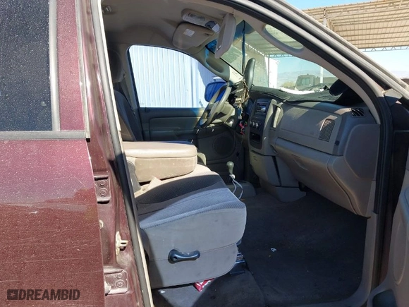 2005 Dodge Ram 1500 SLT with VIN 1D7HU18D05S239747, listed as a IAAI auction lot 41379642 with 175,845 mi miles. Bid and sale history available at carsss.com. Image 5.