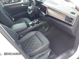 2024 Volkswagen Atlas SEL Premium R-Line z VIN 1V2FR2CA6RC547798, wystawiony jako IAAI lot #41723656 z przebiegiem 27 146 mil mil oraz . Historia ofert i sprzedaży dostępna na DreamBid. Obrazek 5.