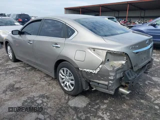 2015 Nissan Altima 2.5 S with VIN 1N4AL3AP1FC228708, listed as a IAAI auction lot 42097858 with 192,802 mi miles. Bid and sale history available at carsss.com. Image 3.