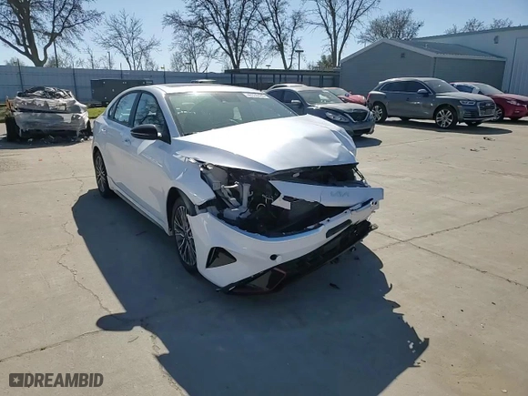 2024 Kia Forte GT-Line with VIN 3KPF54AD1RE840877, listed as a Copart auction lot 46530485 with 6,421 mi miles and Salvage Title. Bid and sale history available at carsss.com. Image 10.