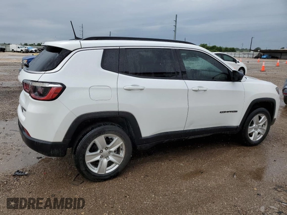 2022 Jeep Compass Latitude z VIN 3C4NJDBB4NT118720, wystawiony jako Copart lot #55472085 z przebiegiem 32 372 mil mil oraz Czysty tytuł • Clean title. Historia ofert i sprzedaży dostępna na DreamBid. Obrazek 3.