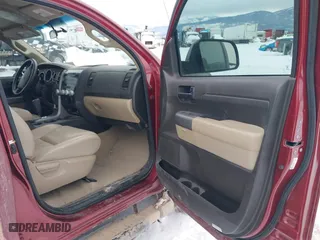 2010 Toyota Tundra 4WD Truck with VIN 5TFUW5F17AX096876, listed as a IAAI auction lot 41583521 with 118,084 mi miles. Bid and sale history available at carsss.com. Image 5.