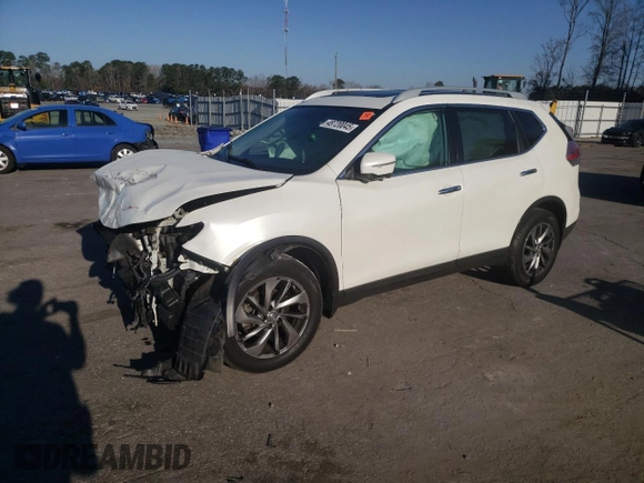 2015 Nissan Rogue SL with VIN 5N1AT2MTXFC811075, listed as a Copart auction lot 48720045 with 135,795 mi miles and Salvage Title. Bid and sale history available at carsss.com. Image 1.