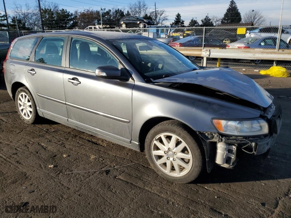 2009 Volvo V50 2.4L with VIN YV1MW382392449661, listed as a Copart auction lot 87247444 with 157,194 mi miles and Salvage Title. Bid and sale history available at carsss.com. Image 4.