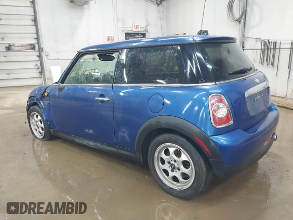 2012 MINI Hardtop with VIN WMWSU3C55CT184924, listed as a IAAI auction lot 42276347 with 92,468 mi miles and . Bid and sale history available at DreamBid. Image 3.