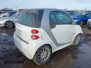 2013 Smart fortwo Pure with VIN WMEEJ3BA7DK596875, listed as a IAAI auction lot 41601623 with 1 mi miles. Bid and sale history available at carsss.com. Image 4.