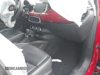 2021 FIAT 500X Trekking z VIN ZFBNF3B17MP944728, wystawiony jako IAAI lot #41460442 z przebiegiem 27 574 mil mil oraz . Historia ofert i sprzedaży dostępna na DreamBid. Obrazek 5.
