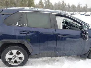 2020 Toyota RAV4 XLE with VIN 2T3P1RFV4LC117598, listed as a IAAI auction lot 41556701 with 38,447 mi miles. Bid and sale history available at carsss.com. Image 12.