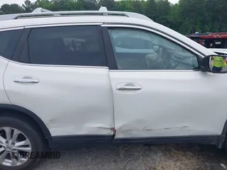 2014 Nissan Rogue S z VIN 5N1AT2MT5EC790814, wystawiony jako IAAI lot #42251174 z przebiegiem 176 340 mil mil oraz . Historia ofert i sprzedaży dostępna na DreamBid. Obrazek 13.