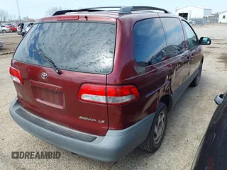 2001 Toyota Sienna LE with VIN 4T3ZF13C91U350273, listed as a IAAI auction lot 41880749 with 289,542 mi miles. Bid and sale history available at carsss.com. Image 4.