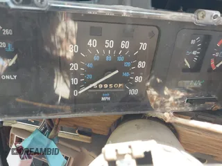 1988 Jeep Grand Wagoneer with VIN 1JCNJ15U7JT237152, listed as a IAAI auction lot 42682009 with 159,950 mi miles and . Bid and sale history available at DreamBid. Image 7.
