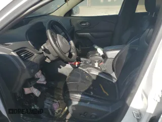 2020 Jeep Cherokee Latitude Plus с VIN 1C4PJLLB8LD586065, выставлен на аукционе Copart как лот 56149485 с пробегом Не указан миль и Списание • Salvage title. История ставок и продаж доступна на DreamBid. Изображение 7.